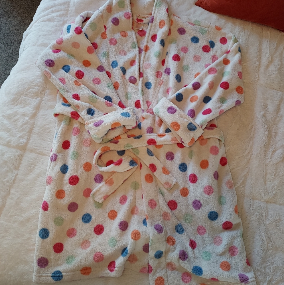 Fleece polka dot robe